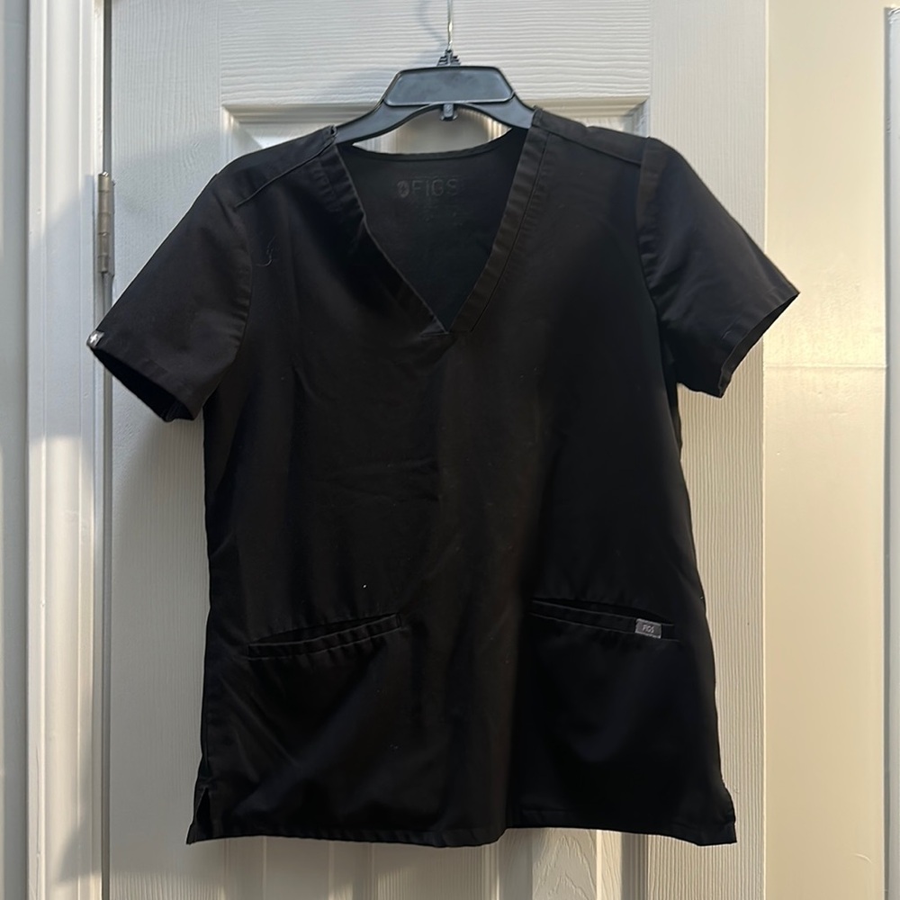 Figs scrub top